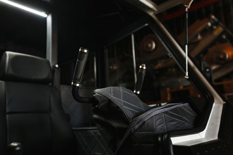 The Ark: All-Terrain and Off-Road Vehicle That Fits 22 People and Can Go Anywhere The Ark: All-Terrain and Off-Road Vehicle That Fits 22 People and Can Go Anywhere
