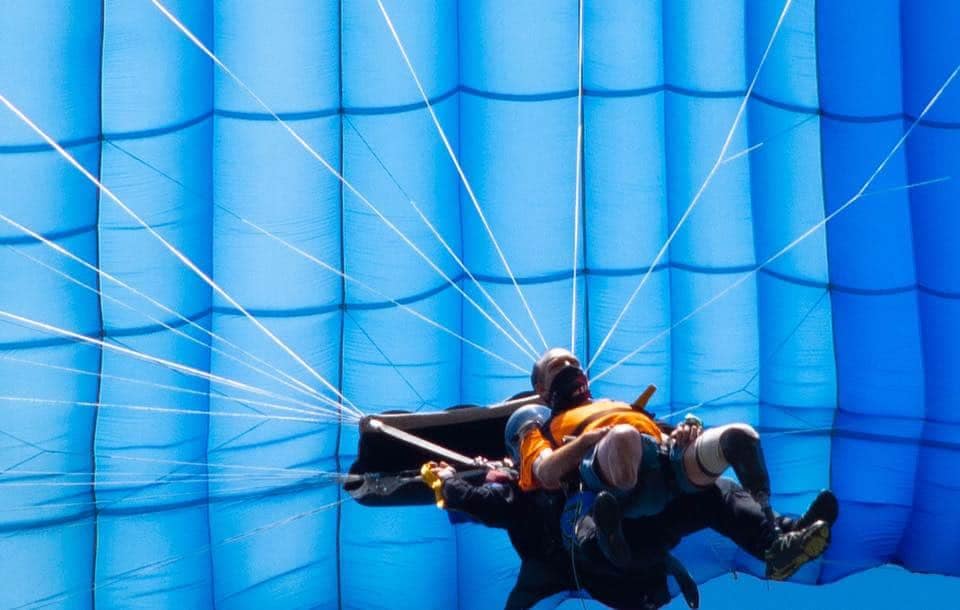 Amputee Skydiver Drops Prosthetic Leg, Eagle-Eyed Farmer Returns It Amputee Skydiver Drops Prosthetic Leg, Eagle-Eyed Farmer Returns It