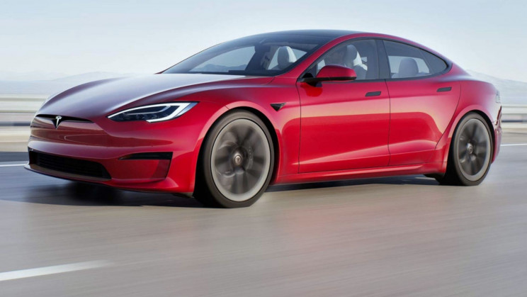 Even With Just 50% Charge, Tesla S Plaid Is Faster Than Supercars