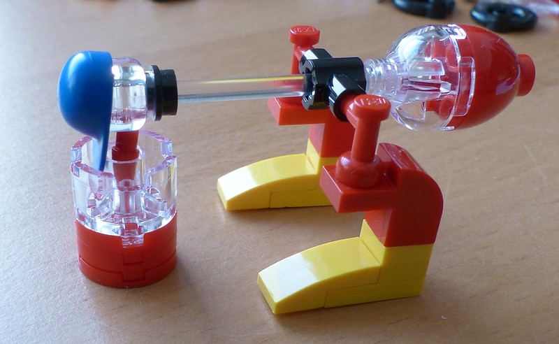 perpetual motion drinking birds