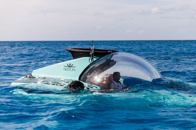 New Luxury Submersible Carries 6 People to 3,300 Feet Depth New Luxury Submersible Carries 6 People to 3,300 Feet Depth