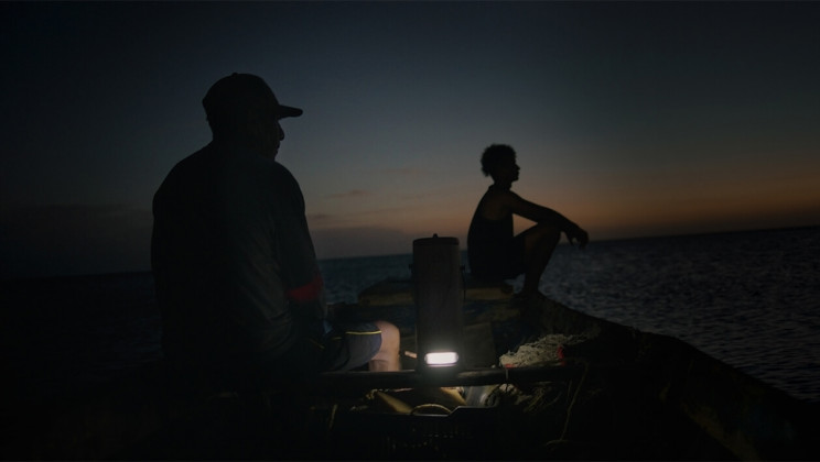 This Portable Lantern Can Be Charged By Salt Water or Urine This Portable Lantern Can Be Charged By Salt Water or Urine