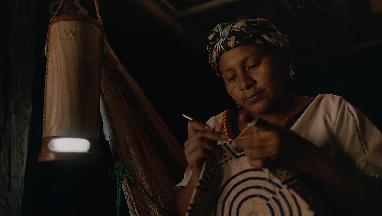 This Portable Lantern Can Be Charged By Salt Water or Urine This Portable Lantern Can Be Charged By Salt Water or Urine