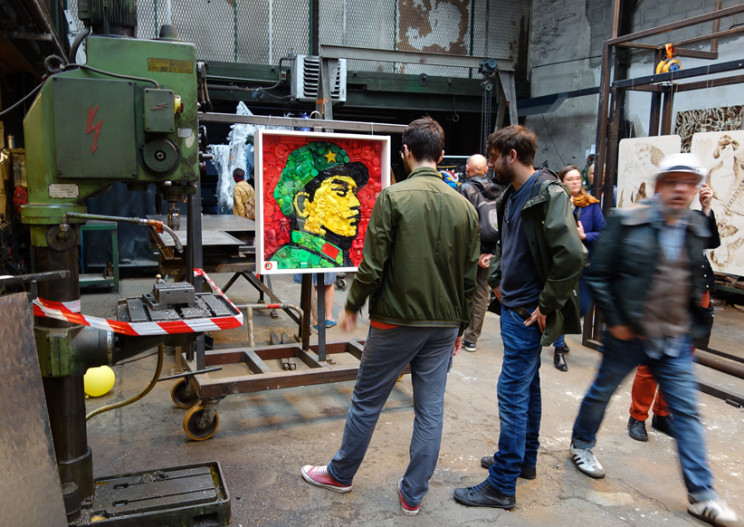Junk Masterpieces: These Incredible "Upcycling" Artworks Are Made From Repurposed Plastic Junk Masterpieces: These Incredible "Upcycling" Artworks Are Made From Repurposed Plastic