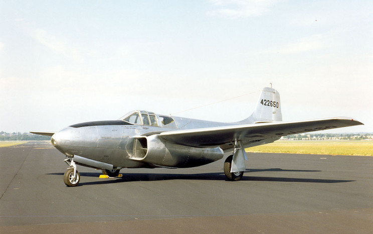 jet planes P-59