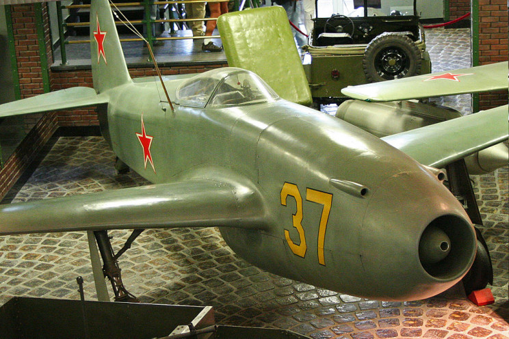 early jet planes yak-15