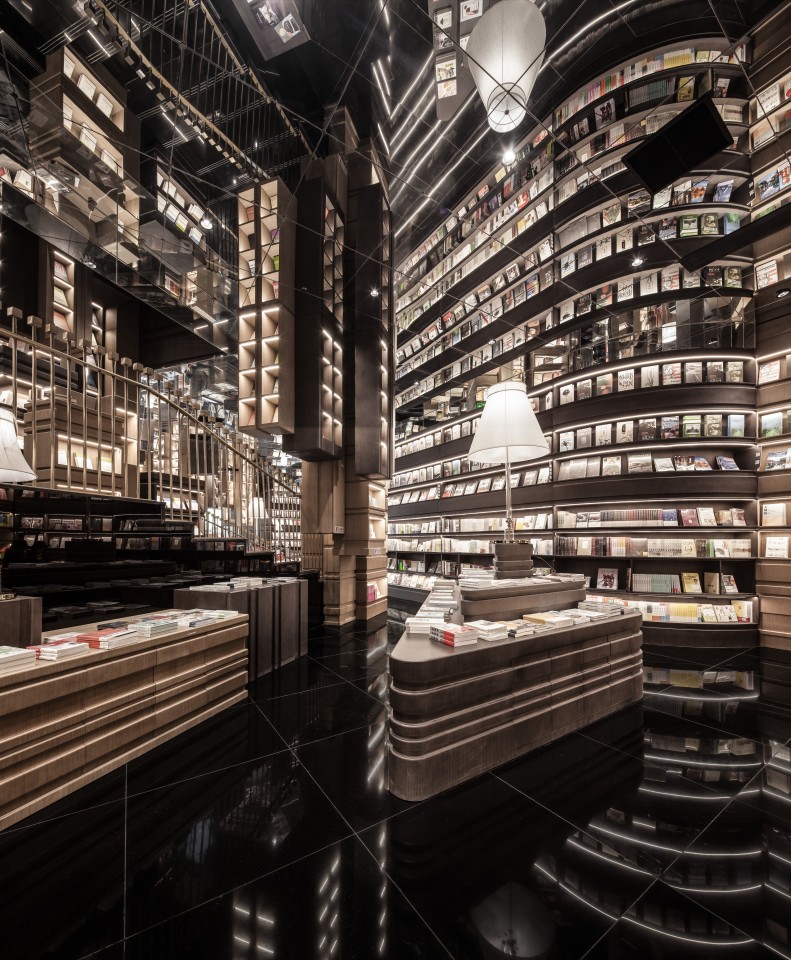 Surreal Hall of Mirrors in Newly Built Bookstore in China Surreal Hall of Mirrors in Newly Built Bookstore in China