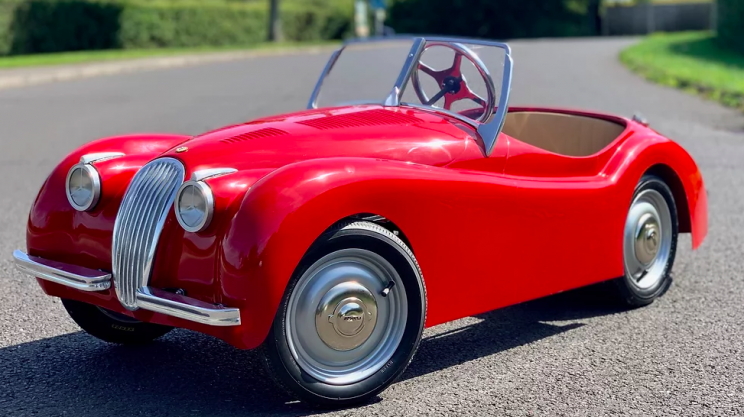 11 Tiny Luxury Cars That Will Make You Wish You Were a Child 11 Tiny Luxury Cars That Will Make You Wish You Were a Child