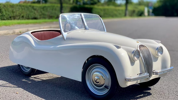 11 Tiny Luxury Cars That Will Make You Wish You Were a Child 11 Tiny Luxury Cars That Will Make You Wish You Were a Child