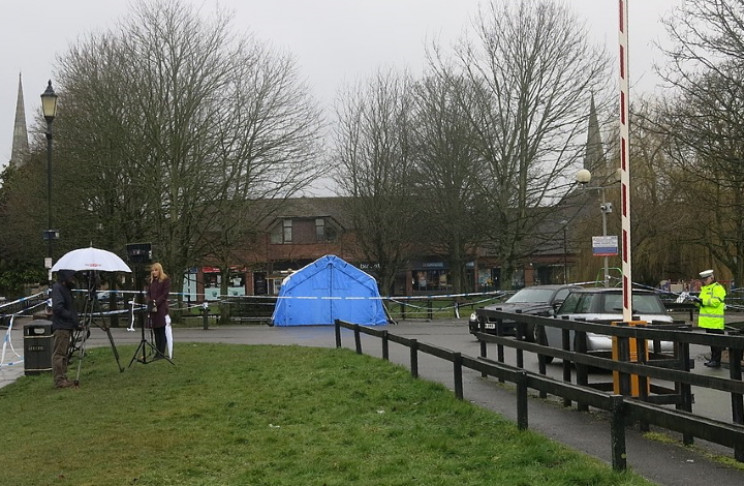 Tent over the Salisbury bench Tent over the Salisbury bench