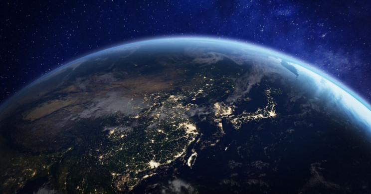 When Physics Collide: The Rapport between Quantum Mechanics and General Relativity