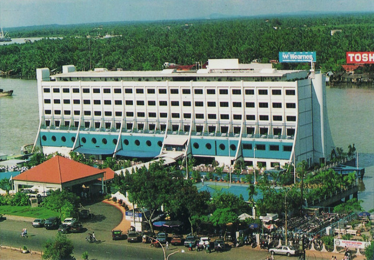 saigon floating hotel