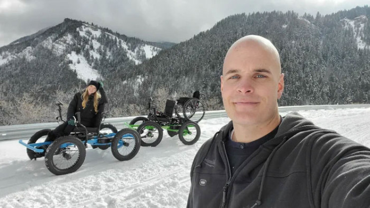 Inventor Who Built 'Wheelchair' Out of Electric Bikes for Girlfriend Starts Mass-Production Inventor Who Built 'Wheelchair' Out of Electric Bikes for Girlfriend Starts Mass-Production