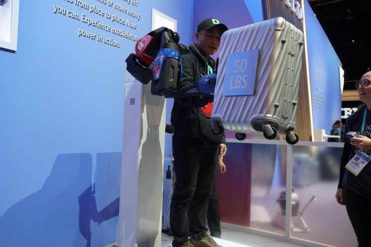 Guardian XO Exoskeleton Can Amplify User Strength by 20 Times