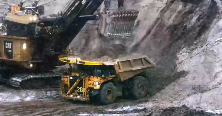 caterpillar-loading-haul Caterpillar Loading Haul