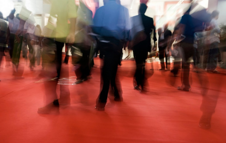 CES-floor-people CES attendees