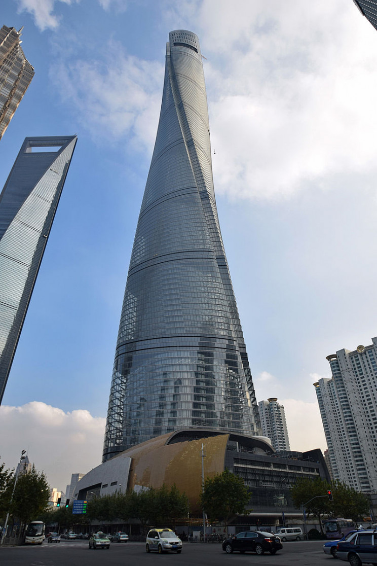 skyscraper engineering marvel shanghai