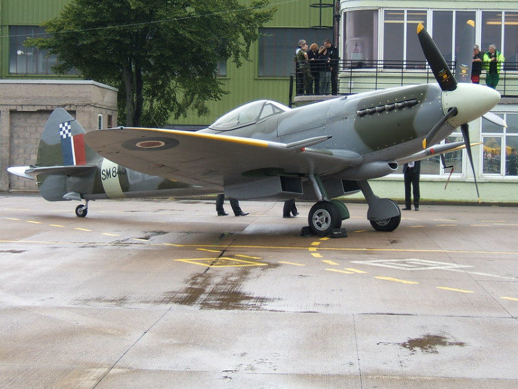 aircraft wings dihedral