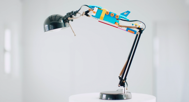 Kintsugi-Inspired LEGO Collection Turns Broken Objects Into Art Kintsugi-Inspired LEGO Collection Turns Broken Objects Into Art