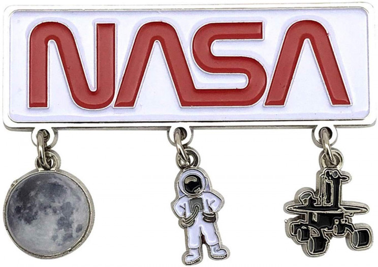 15 Smart Gift Ideas for Space Lovers