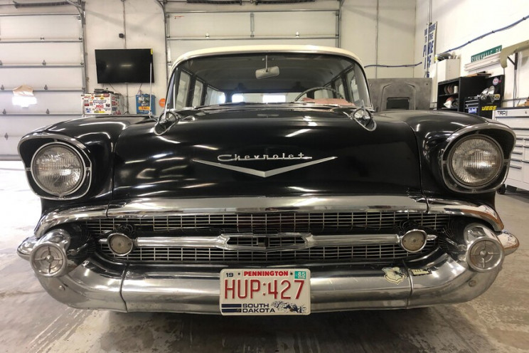 Man Finds '57 Chevy Parked in Barn for 35 Years, 24 Hours Later, He Gets It Running Man Finds '57 Chevy Parked in Barn for 35 Years, 24 Hours Later, He Gets It Running