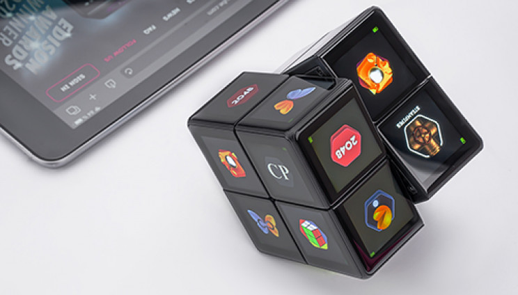 weird tech CES wowcube