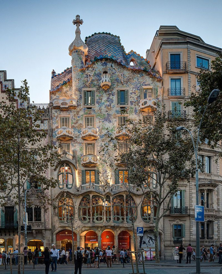 unusual buildings casa batllo