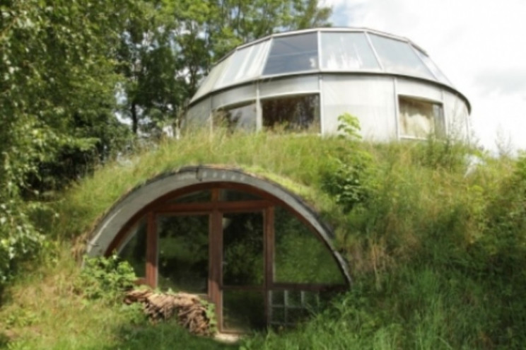 unusual buildings adjustable house