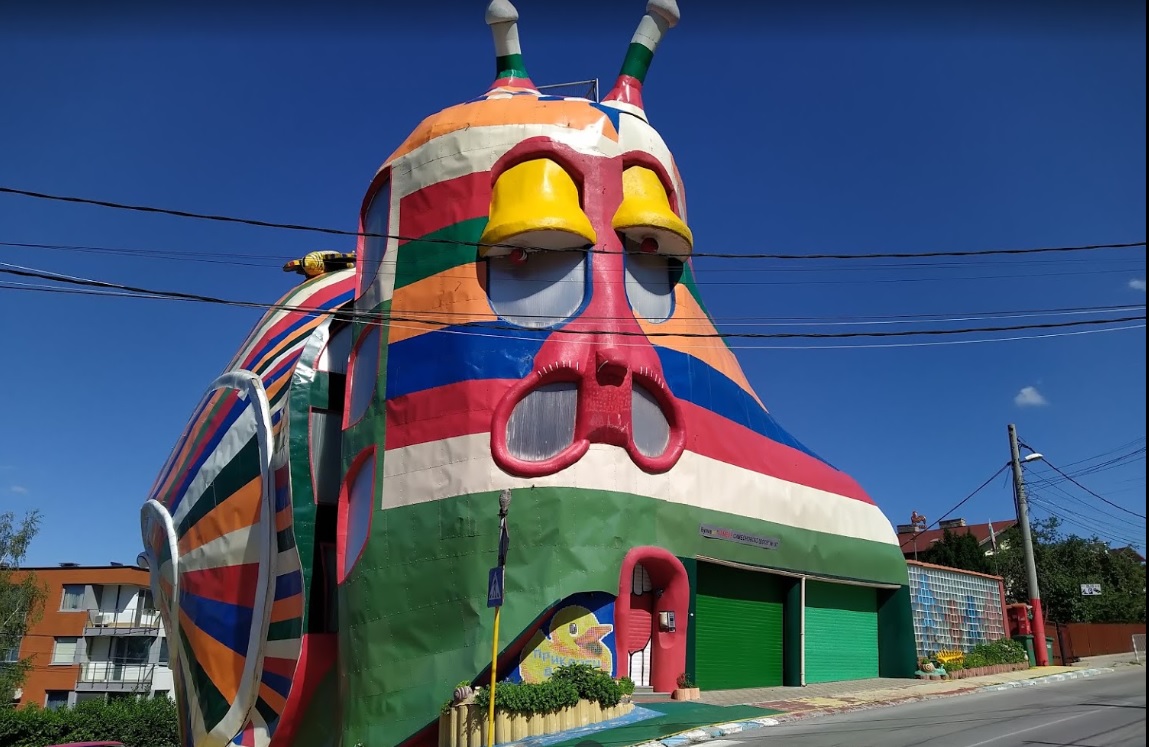 unusual buildings snail house