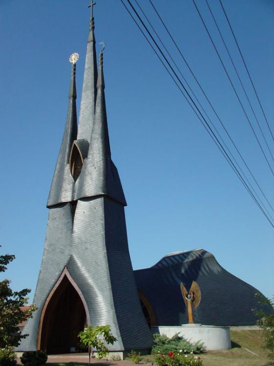 unusual buildings paks