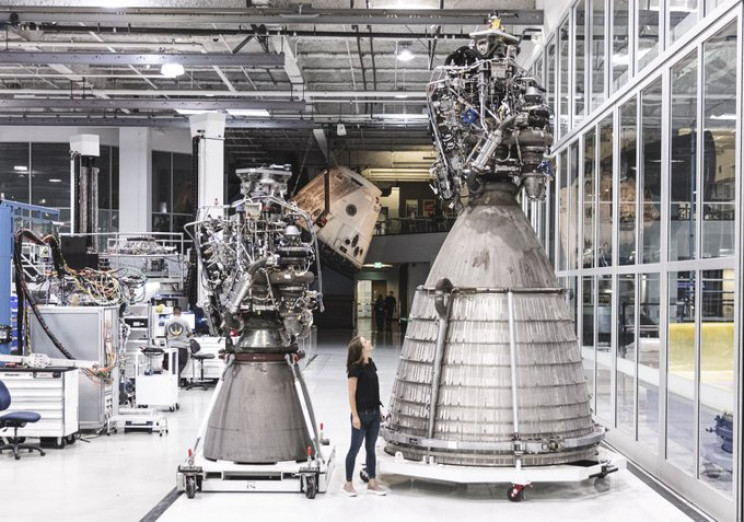 SpaceX Successfully Fires up Starship's First Raptor Vacuum Engine SpaceX Successfully Fires up Starship's First Raptor Vacuum Engine