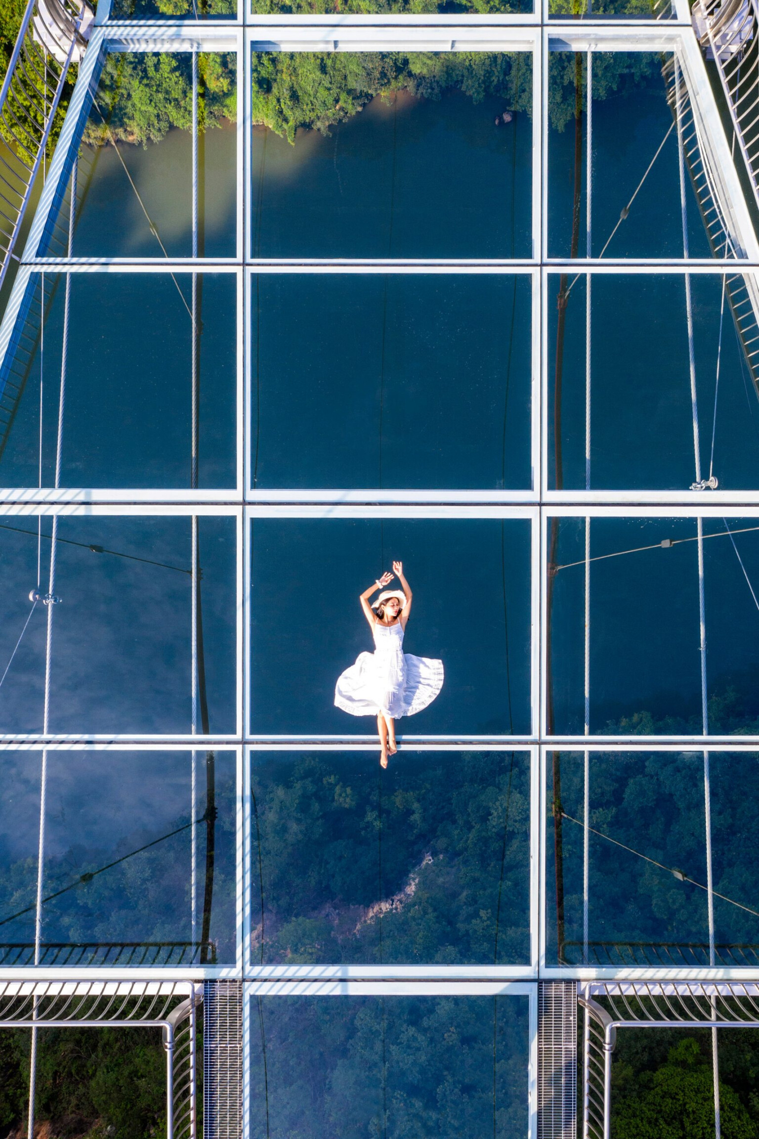 The World’s Longest Glass-Bottom Bridge Is Built in China The World’s Longest Glass-Bottom Bridge Is Built in China