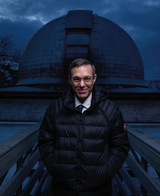 Harvard Scientist Predicts That Humans Will Destroy Themselves Long before the Sun Does Harvard Scientist Predicts That Humans Will Destroy Themselves Long before the Sun Does