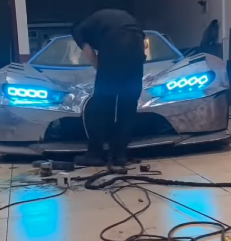 Chinese Mechanic Builds Drivable Bugatti Vision Gran Turismo Replica Chinese Mechanic Builds Drivable Bugatti Vision Gran Turismo Replica