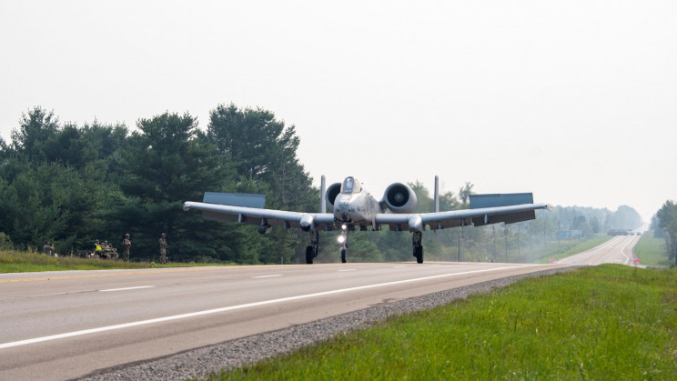 US Air Force A-10 Thunderbolts Operate From a Highway for the First Time