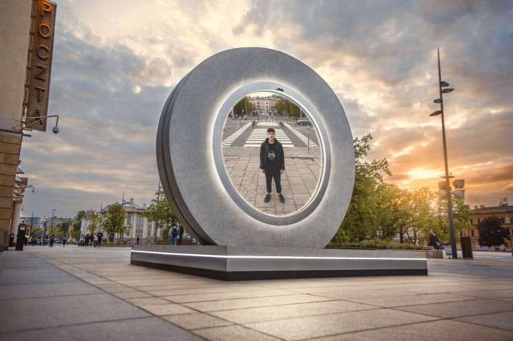 Futuristic Portal 'Brings Unity' to Vilnius and Lublin Futuristic Portal 'Brings Unity' to Vilnius and Lublin