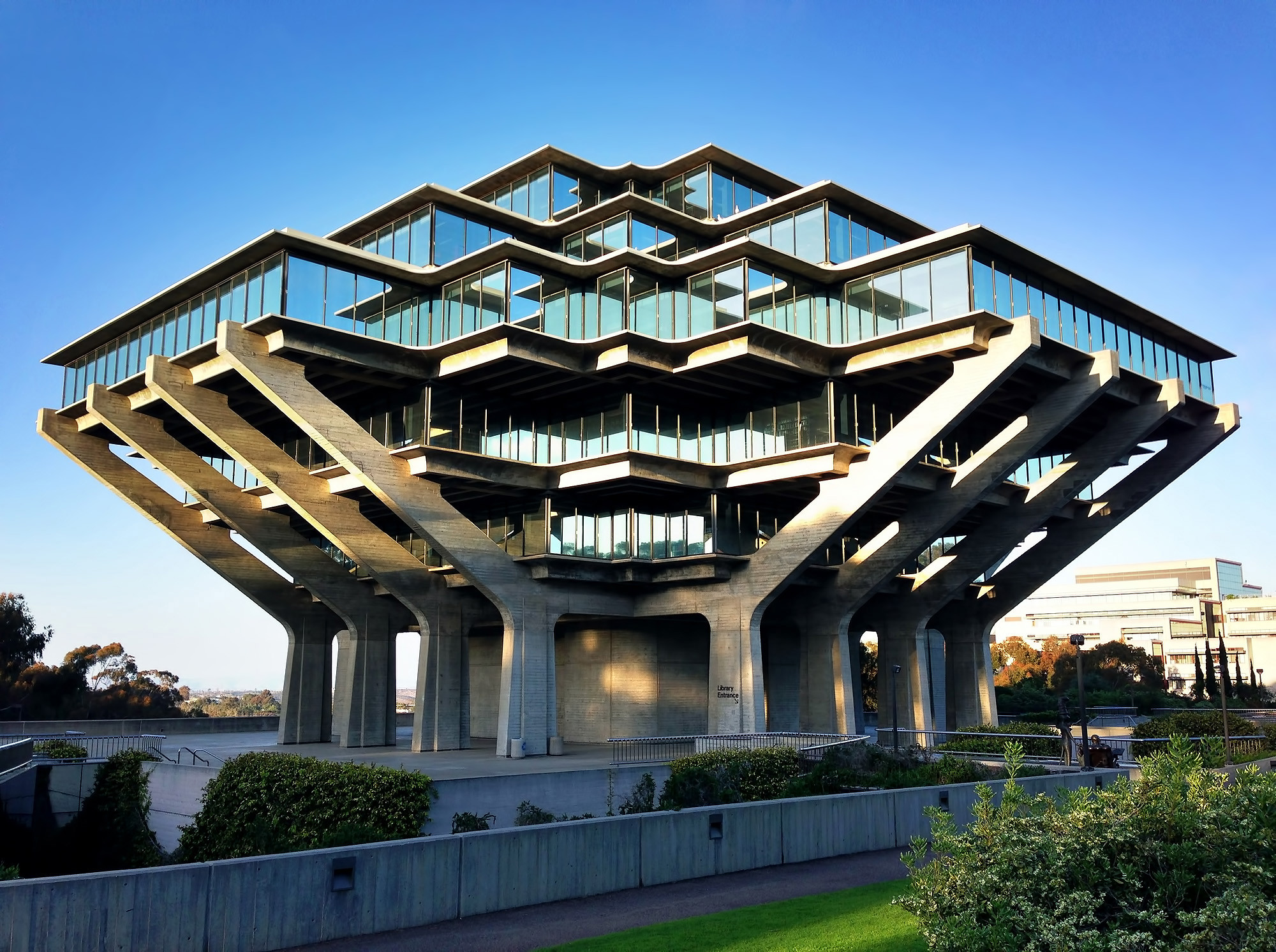 19 Examples of the Divisive Style of Brutalist Architecture 19 Examples of the Divisive Style of Brutalist Architecture