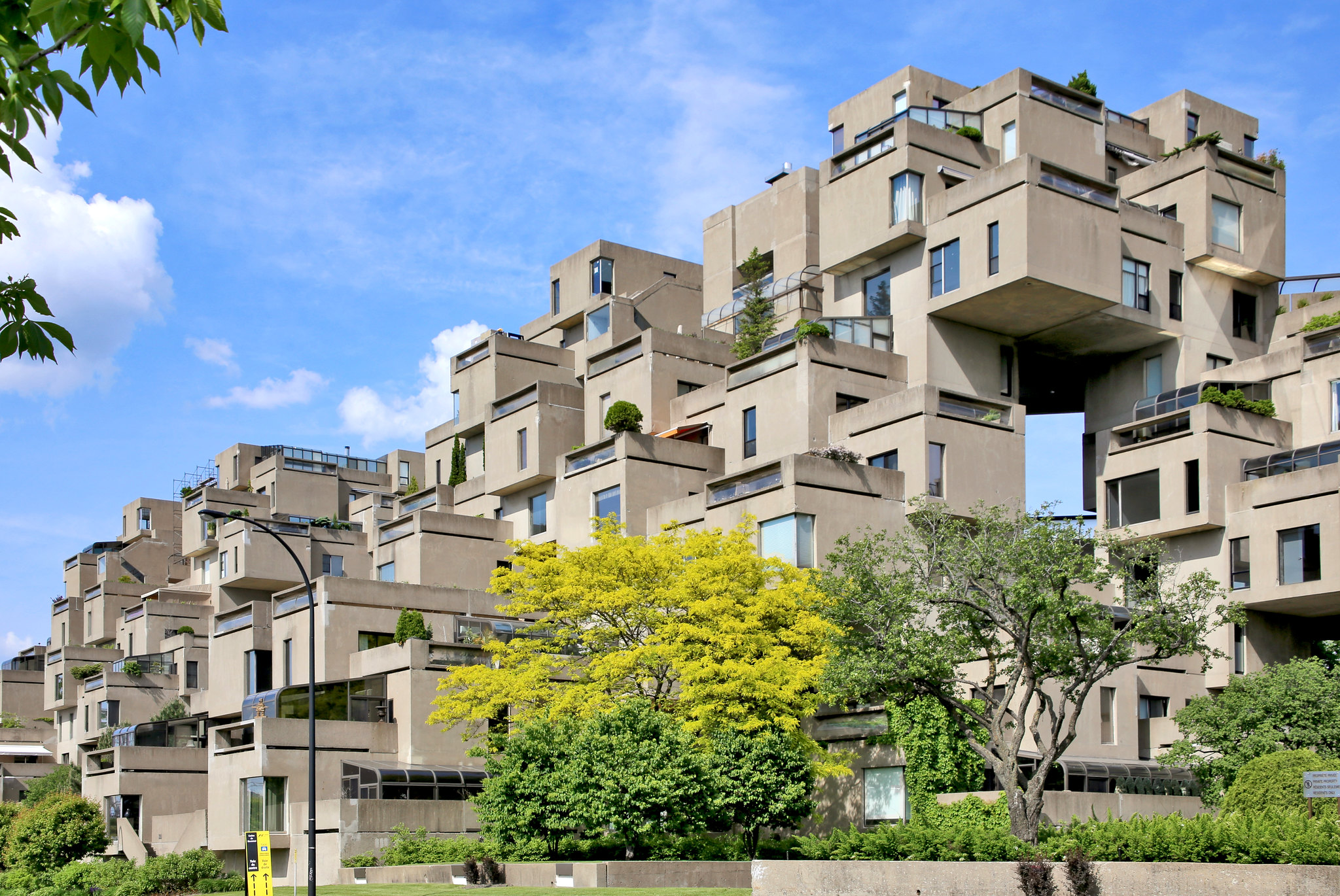 19 Examples of the Divisive Style of Brutalist Architecture 19 Examples of the Divisive Style of Brutalist Architecture