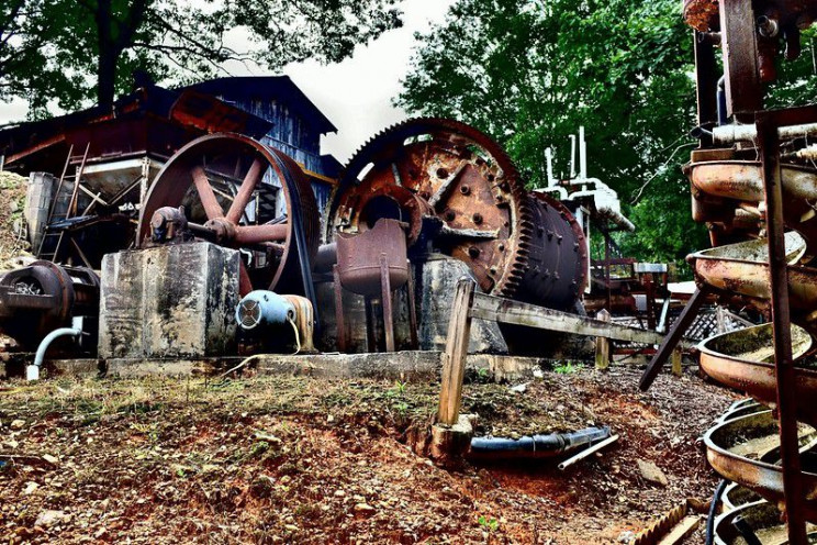 gold mining equipment