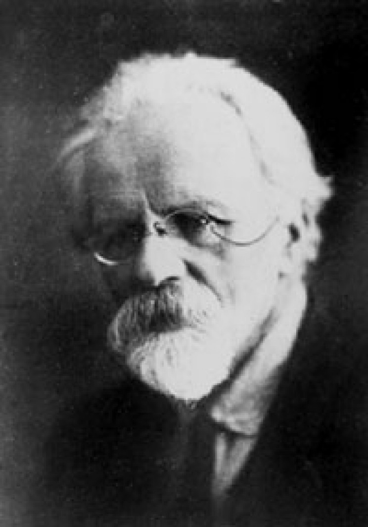 Ilya Ivanov: The Russian Scientist Who Tried To Create a 'Humanzee' Ilya Ivanov: The Russian Scientist Who Tried To Create a 'Humanzee'