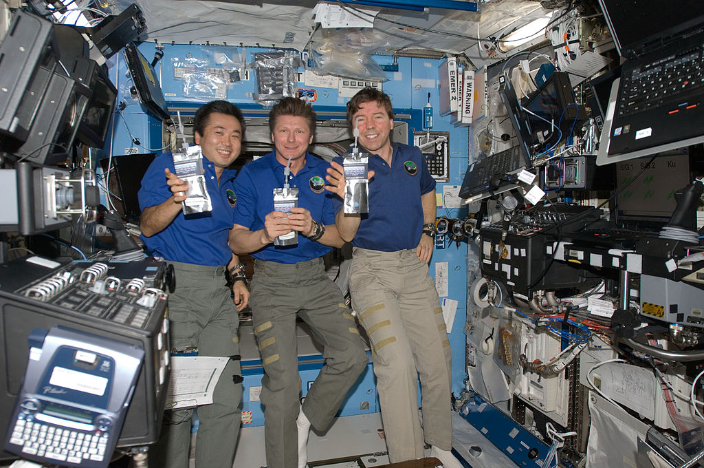 Growing Plants in Alien Soil: How Will Future Missions Feed Astronauts Growing Plants in Alien Soil: How Will Future Missions Feed Astronauts