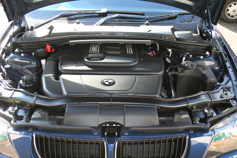 old new car engine BMW
