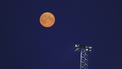 The Moon Tricks Tesla's Full Self-Driving Feature Into Thinking It's a Yellow Light
