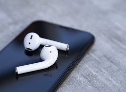 7-Year-Old Rushed to Hospital After Swallowing Apple Airpod Christmas Gift