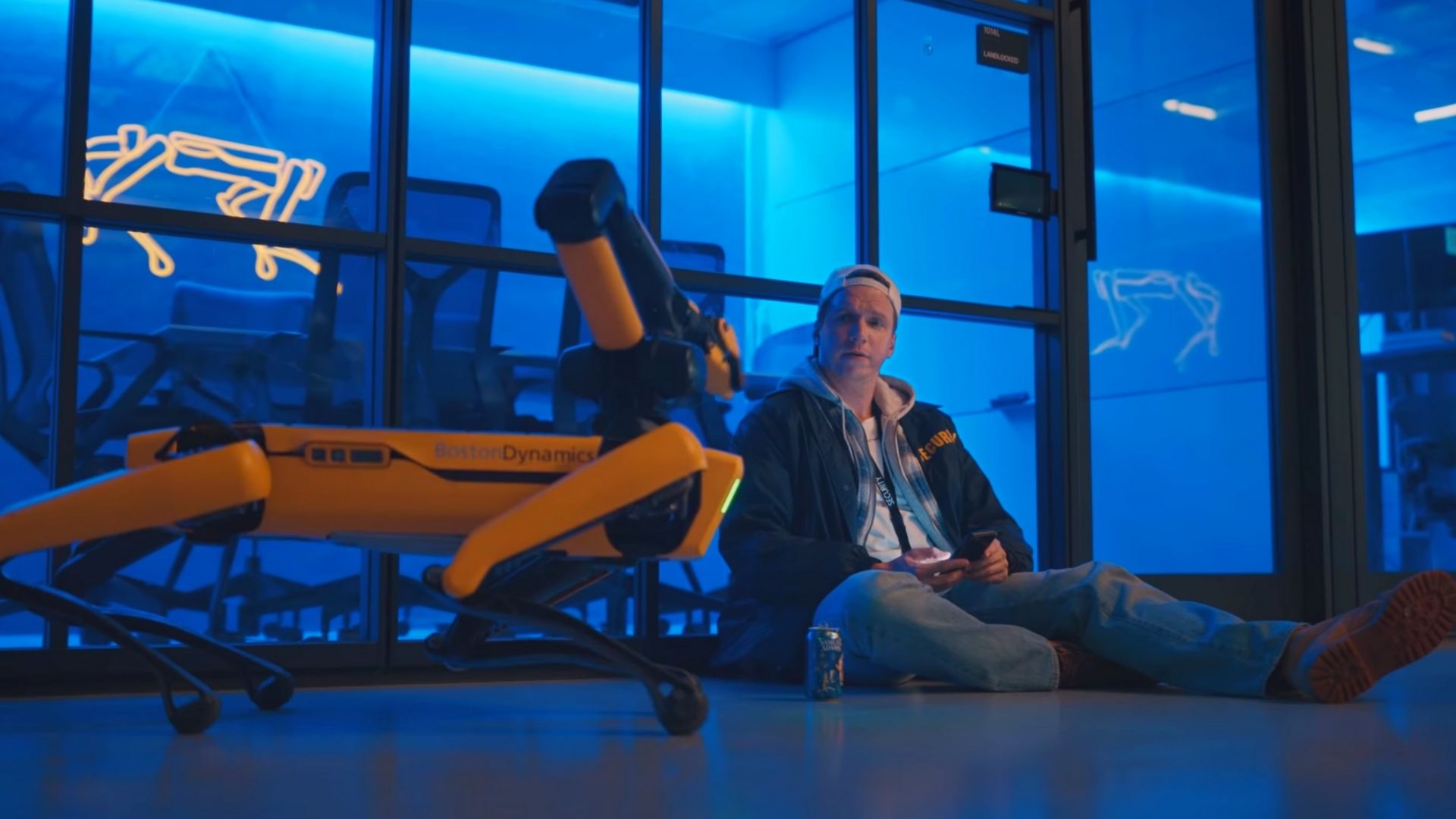 boston-dynamics-robots-advising-drunks Boston Dynamics Robots Advising Drunks
