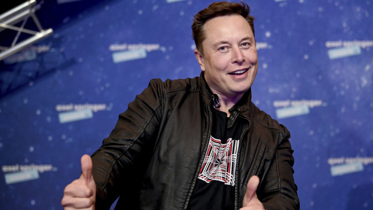 Elon Musk tweets about building a new social media platform