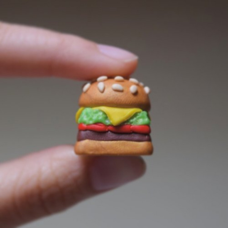 Artisan Creates Mechanical Keyboard with 61 Food-Themed Keycaps Artisan Creates Mechanical Keyboard with 61 Food-Themed Keycaps