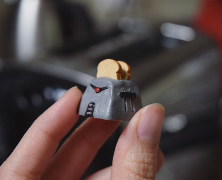 Artisan Creates Mechanical Keyboard with 61 Food-Themed Keycaps Artisan Creates Mechanical Keyboard with 61 Food-Themed Keycaps