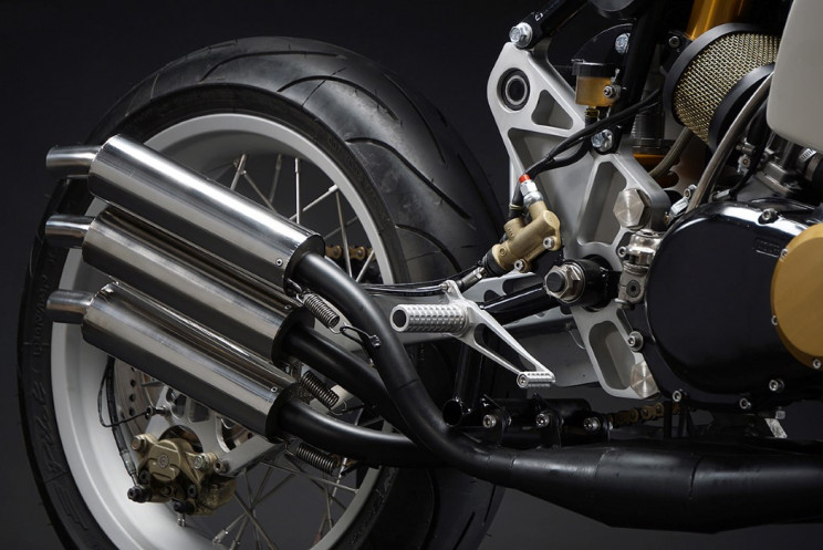 This Custom Suzuki GT380 Has a Timeless Minimalistic Design This Custom Suzuki GT380 Has a Timeless Minimalistic Design