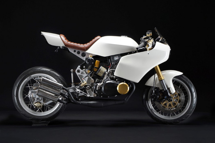 This Custom Suzuki GT380 Has a Timeless Minimalistic Design This Custom Suzuki GT380 Has a Timeless Minimalistic Design